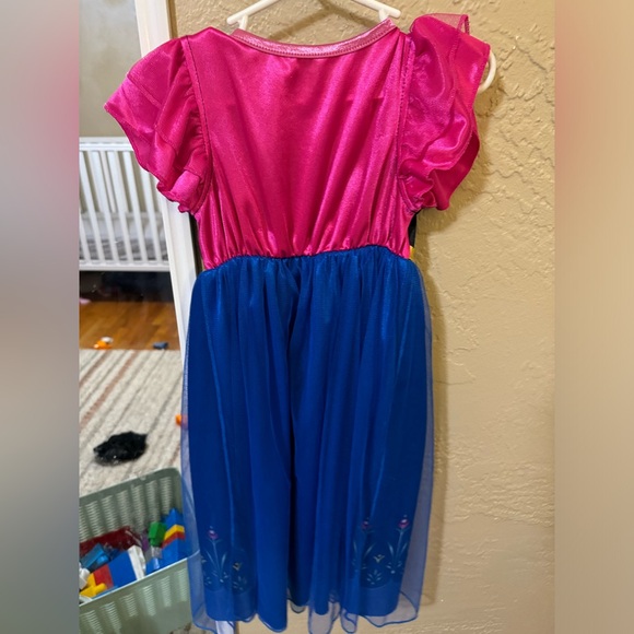 Two Frozen 2t Nightgowns Elsa + Anna - Picture 4 of 4
